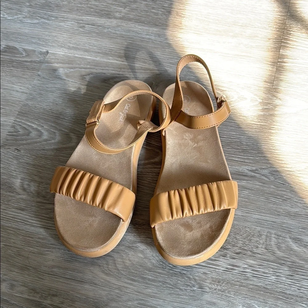 Girls light Brown sandals Sz 5